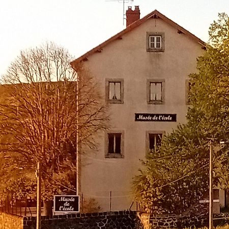 Gite Et Chambres D'Hotes Du Musee Ecole Le Monastier sur Gazeille Eksteriør bilde
